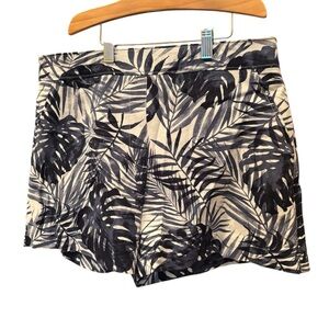 Spanx women’s medium floral blue & white pull on shorts